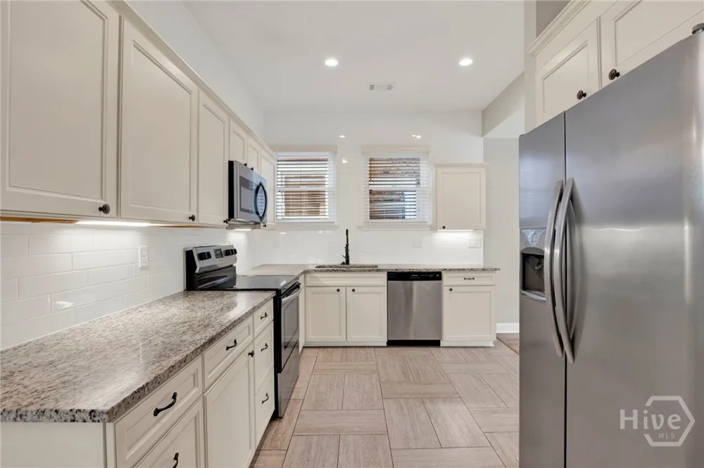 856 E 35th Street Savannah, GA 31401