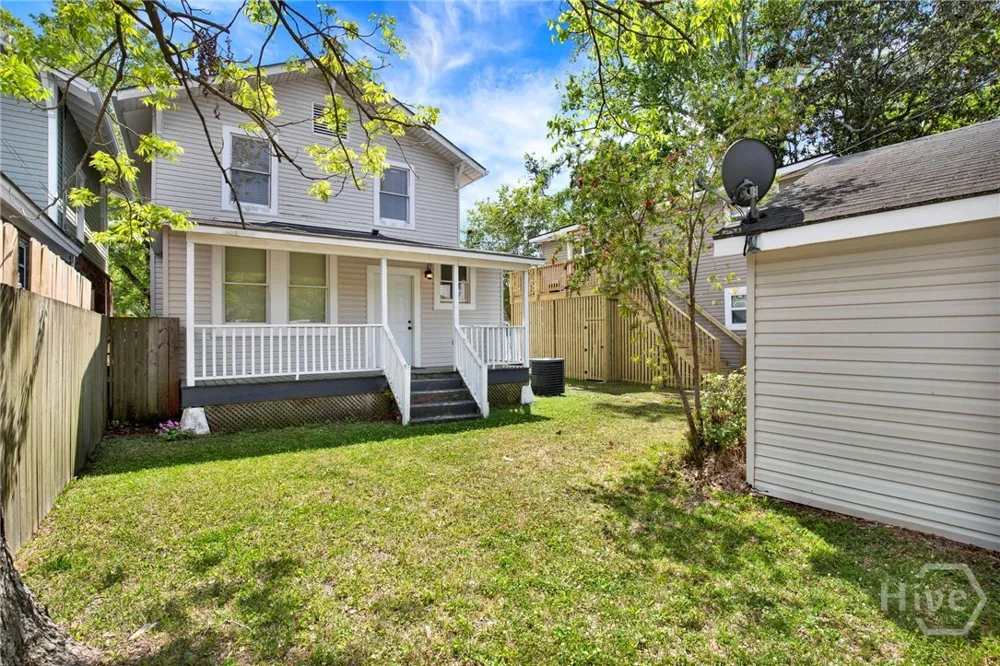 856 E 35th Street Savannah, GA 31401