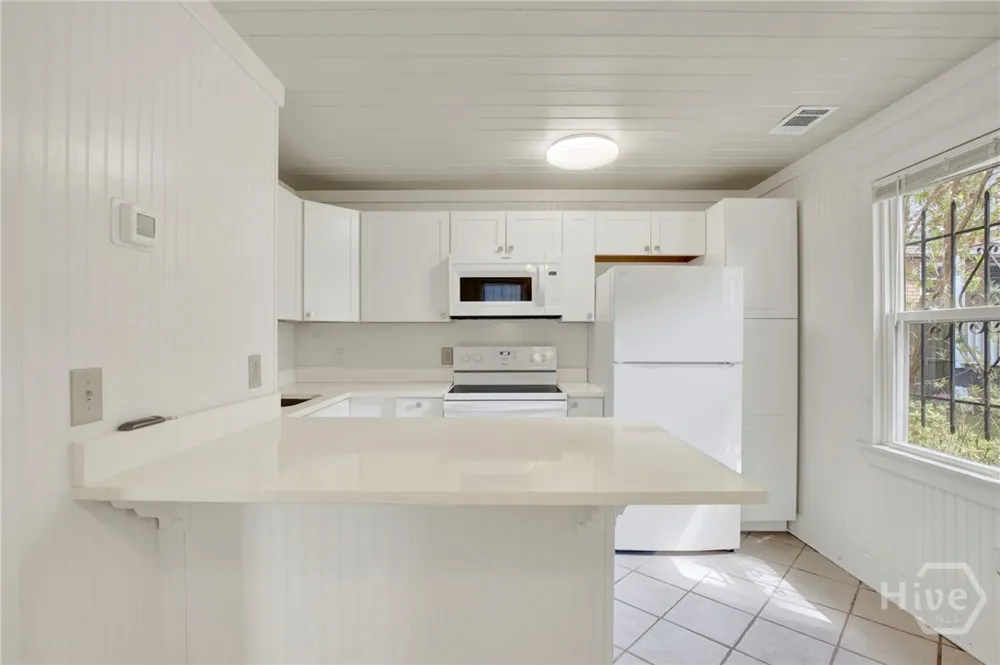 856 E 35th Street Savannah, GA 31401