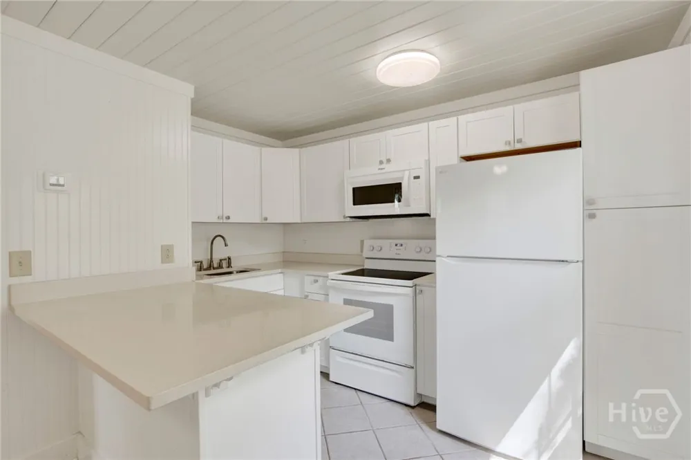 856 E 35th Street Savannah, GA 31401