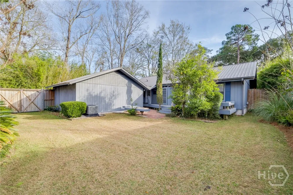 122 Smith Avenue Savannah, GA 31408