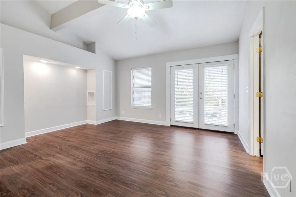 122 Smith Avenue Savannah, GA 31408