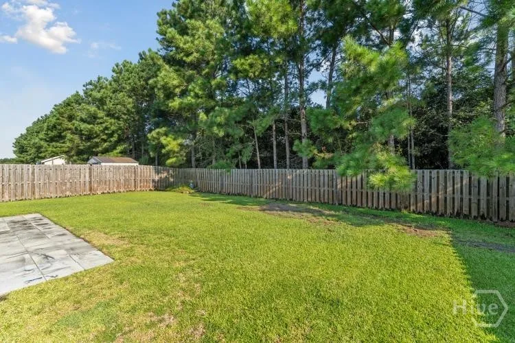 28 Twin Oaks Place Savannah, GA 31407