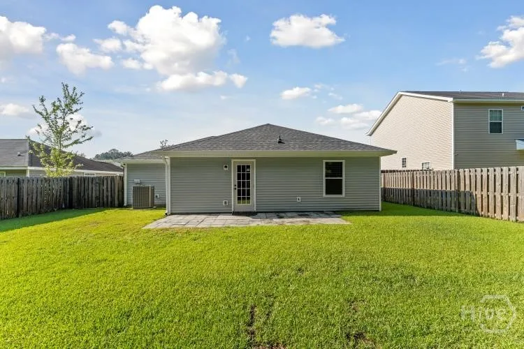 28 Twin Oaks Place Savannah, GA 31407
