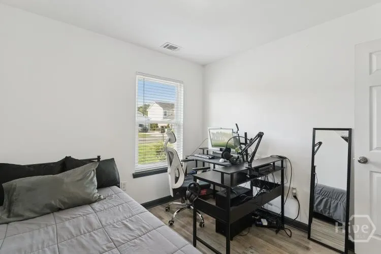 28 Twin Oaks Place Savannah, GA 31407