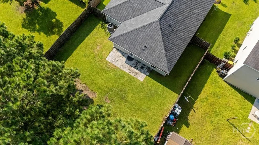 28 Twin Oaks Place Savannah, GA 31407