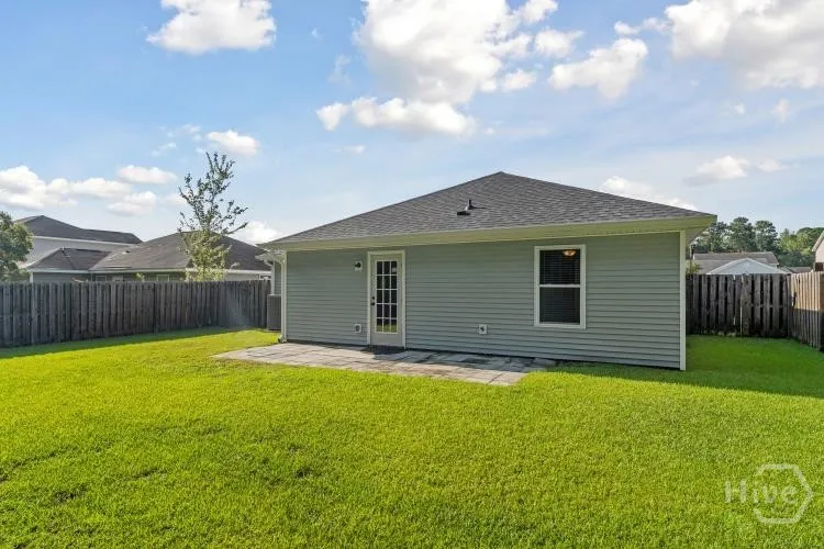 28 Twin Oaks Place Savannah, GA 31407