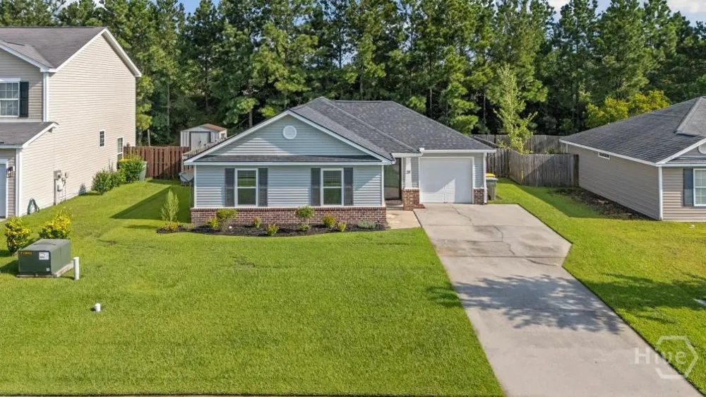 28 Twin Oaks Place Savannah, GA 31407