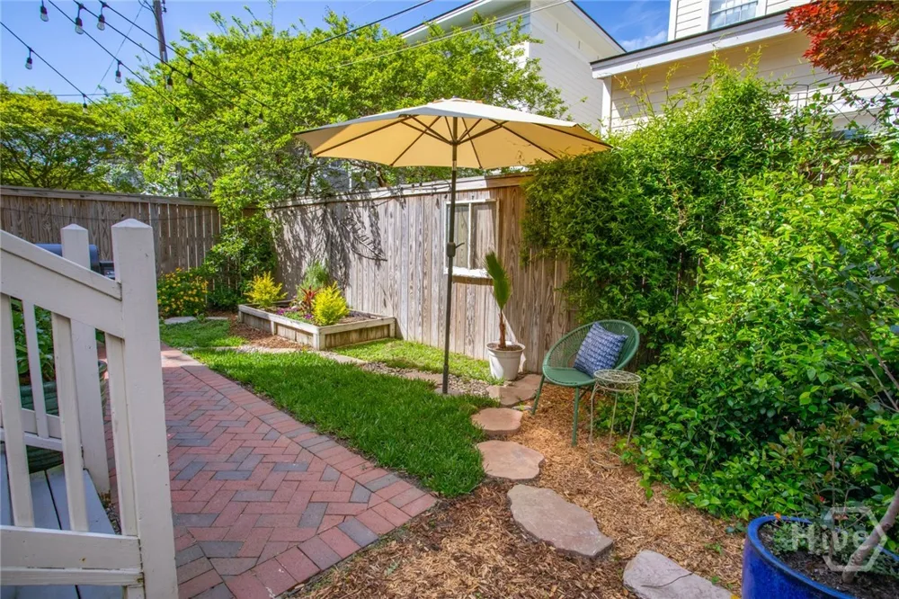 218 E 33rd Street Savannah, GA 31401
