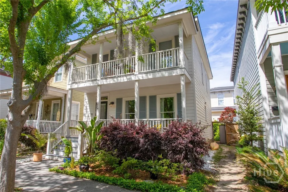 218 E 33rd Street Savannah, GA 31401