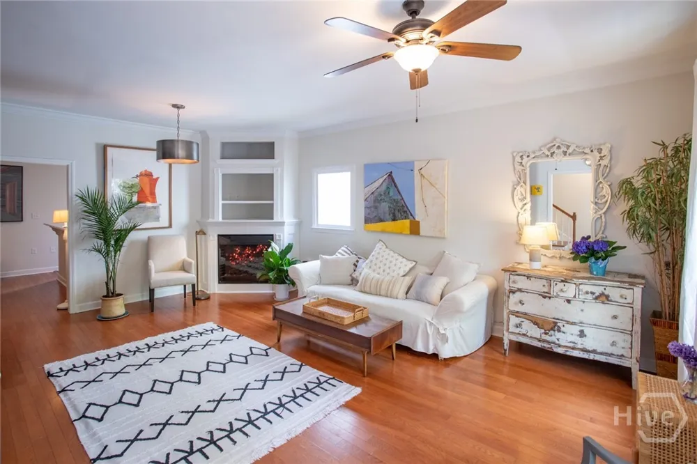 218 E 33rd Street Savannah, GA 31401