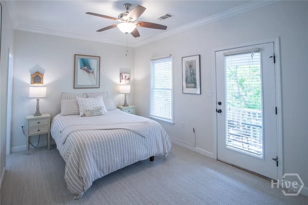 218 E 33rd Street Savannah, GA 31401