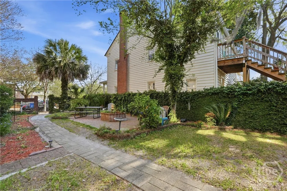 109 E Park Avenue Savannah, GA 31401