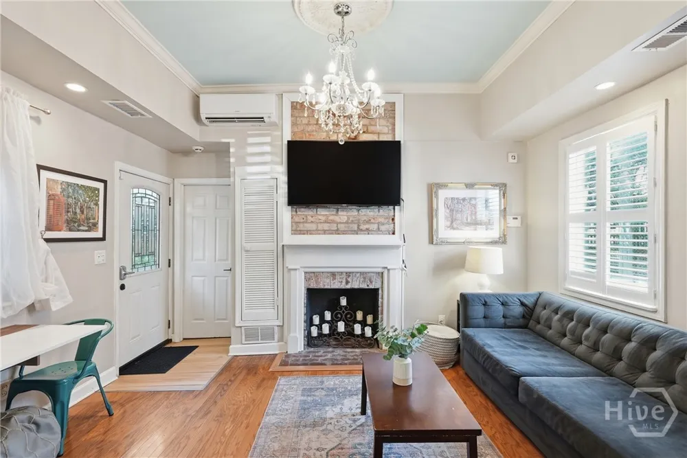 109 E Park Avenue Savannah, GA 31401