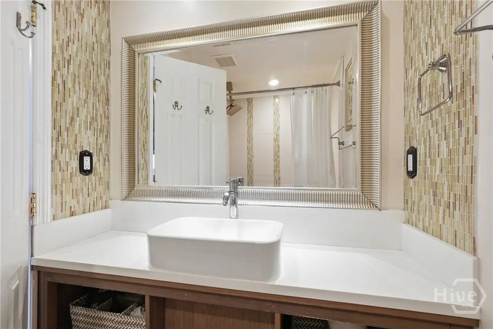 109 E Park Avenue Savannah, GA 31401