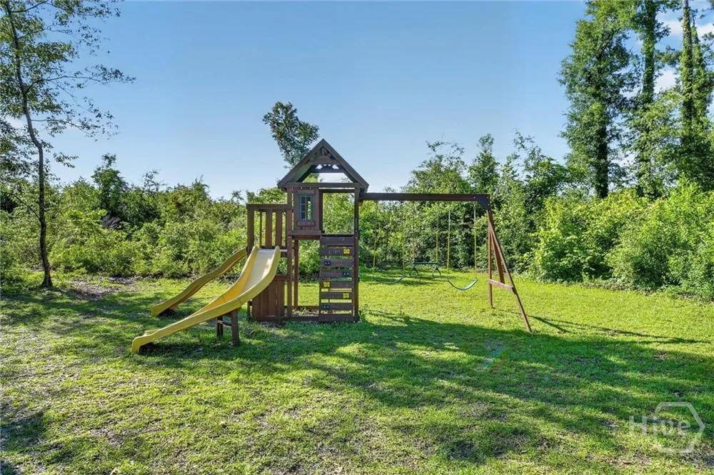 448 Queens Way Ellabell, GA 31308