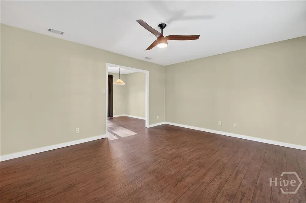 448 Queens Way Ellabell, GA 31308