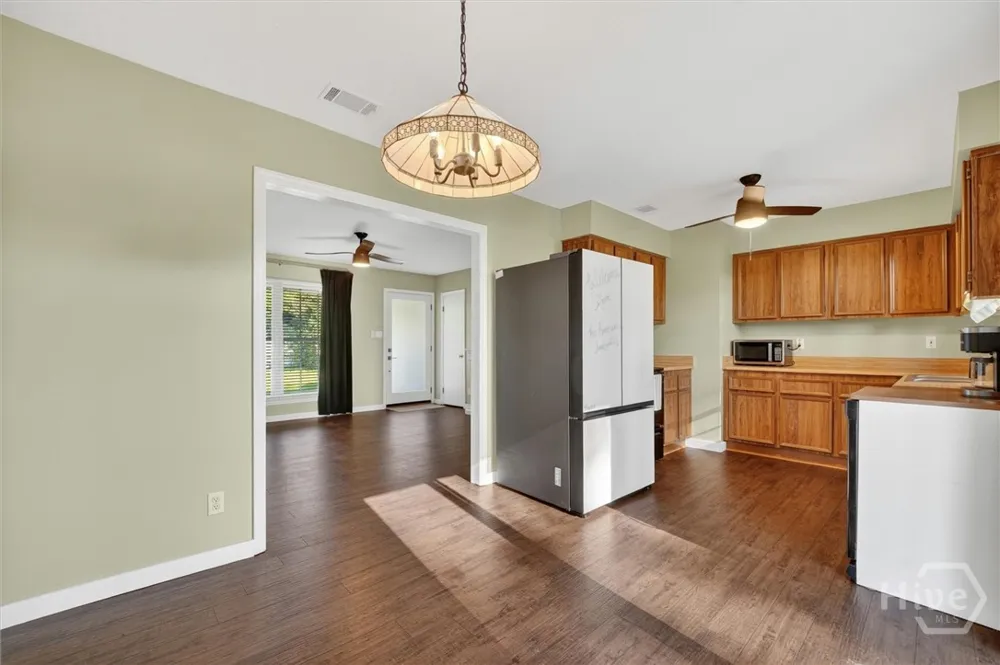 448 Queens Way Ellabell, GA 31308
