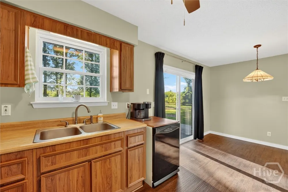 448 Queens Way Ellabell, GA 31308