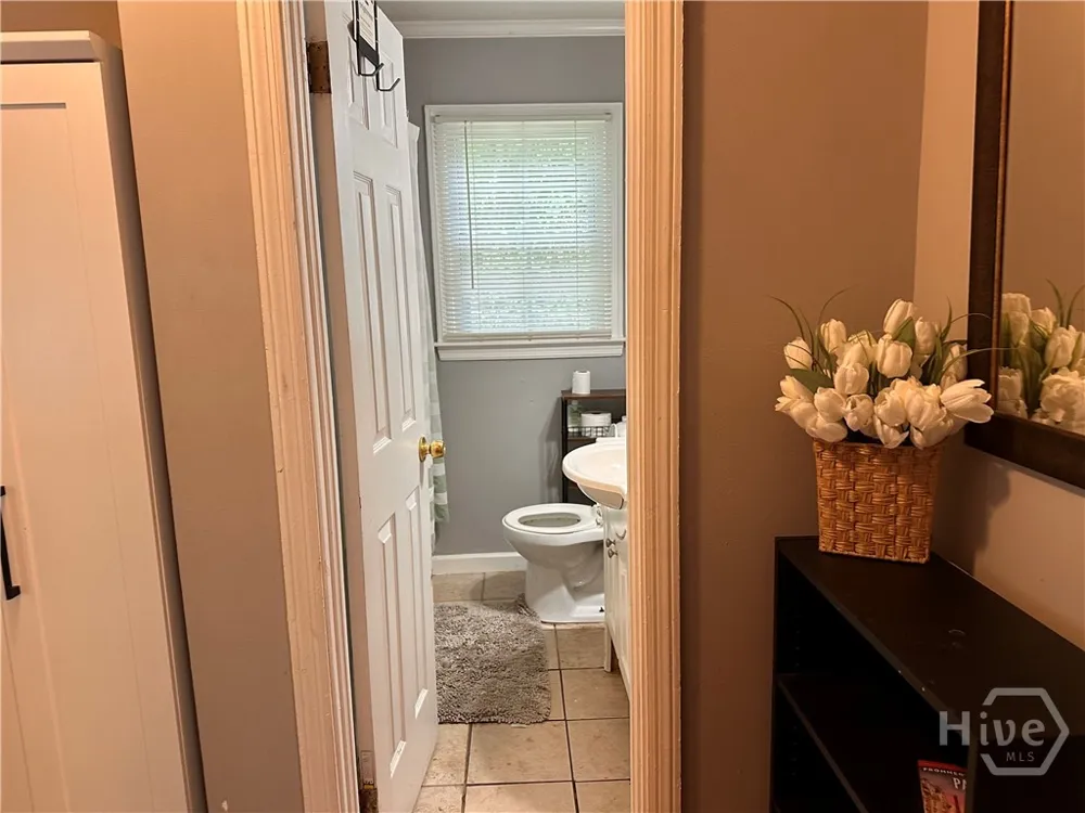 5649 Emory Drive Savannah, GA 31406