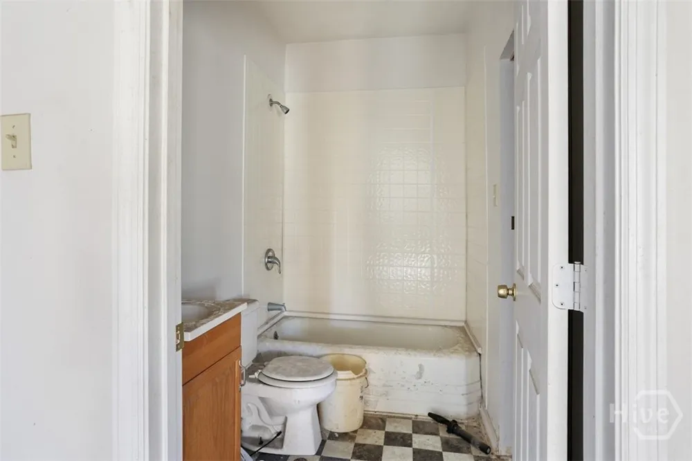 537 Hartridge Street Savannah, GA 31401