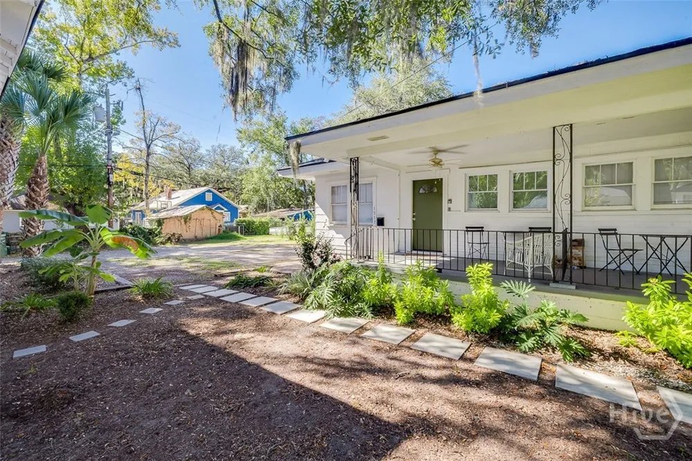 1317 E 38th Street Savannah, GA 31404