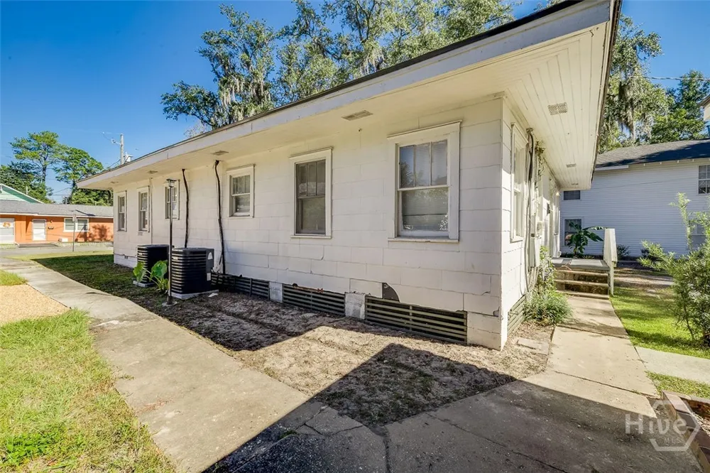 1317 E 38th Street Savannah, GA 31404