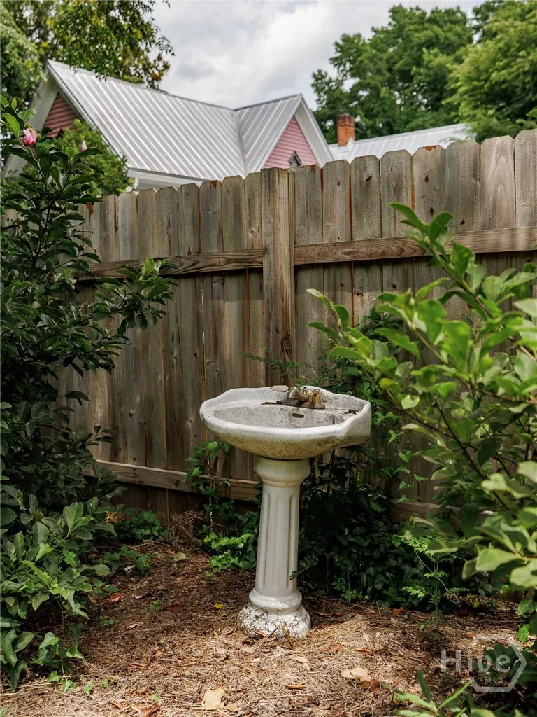 48 E Georgia Avenue Comer, GA 30629