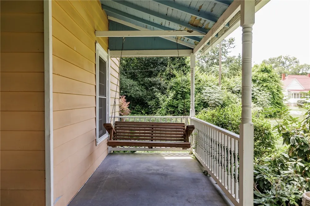 48 E Georgia Avenue Comer, GA 30629