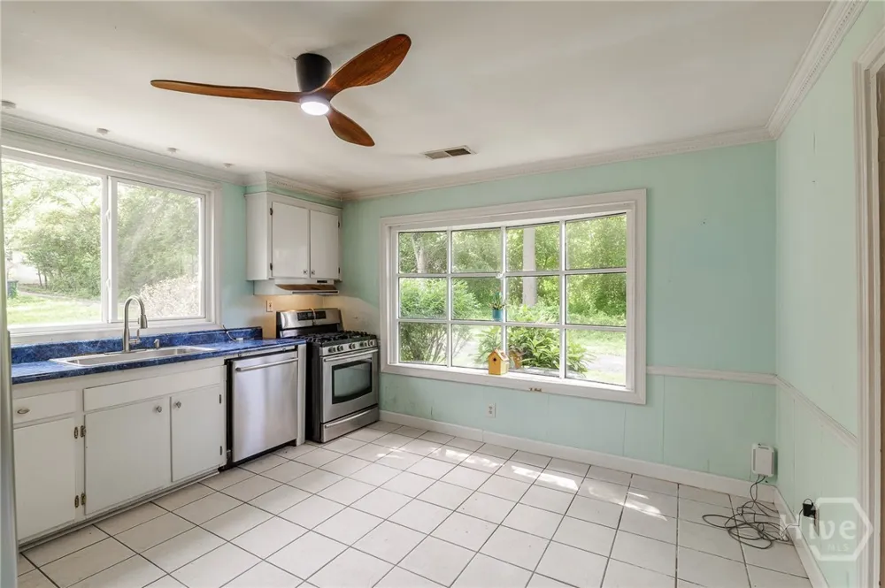 48 E Georgia Avenue Comer, GA 30629