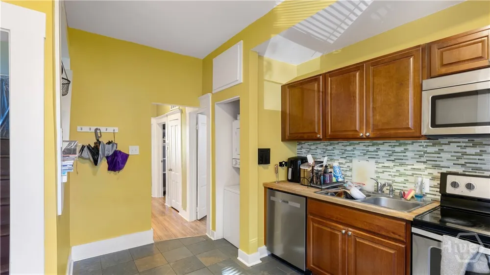 534 E Waldburg Street Savannah, GA