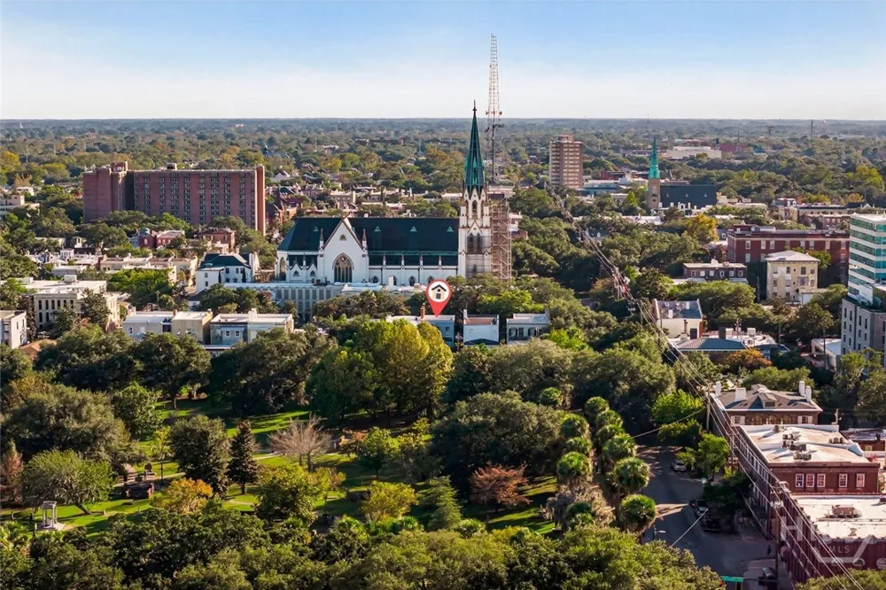 208 E Liberty Street Savannah, GA 31401