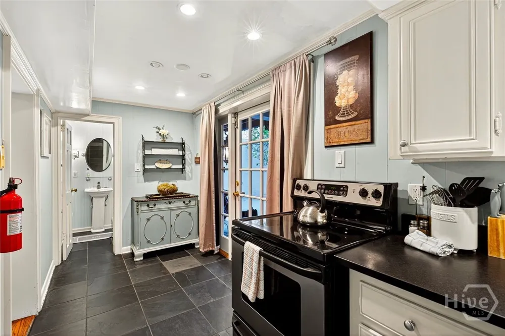 208 E Liberty Street Savannah, GA 31401