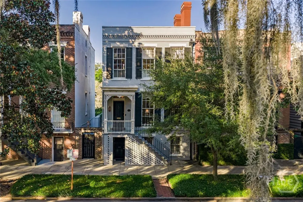 208 E Liberty Street Savannah, GA 31401