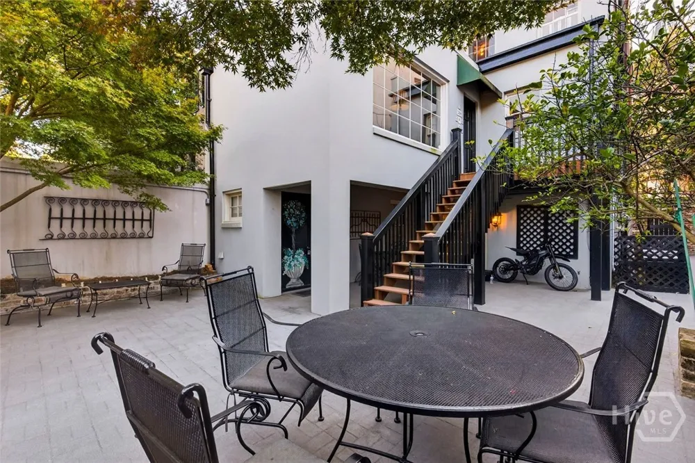 208 E Liberty Street Savannah, GA 31401