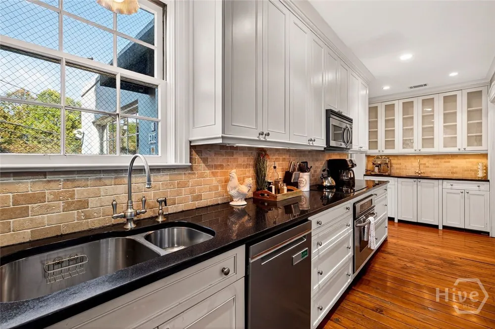 208 E Liberty Street Savannah, GA 31401