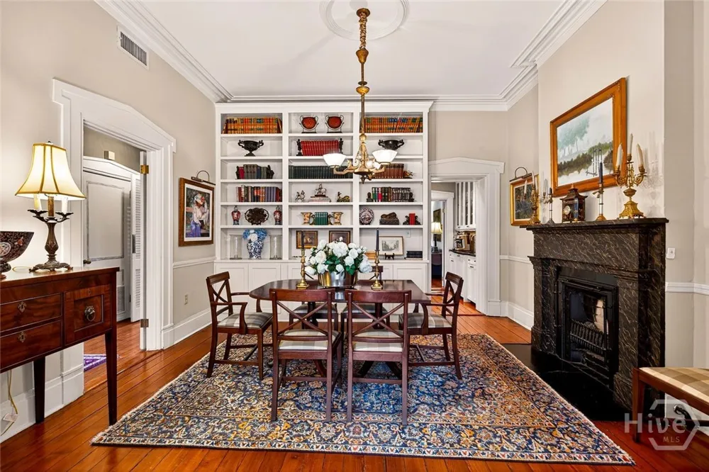 208 E Liberty Street Savannah, GA 31401