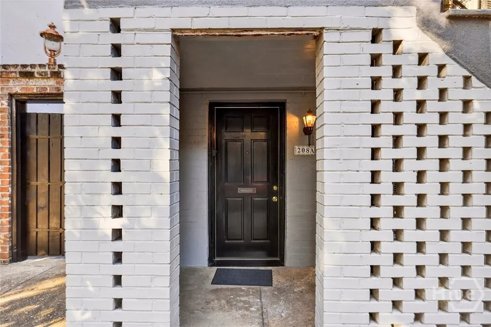 208 E Liberty Street Savannah, GA 31401