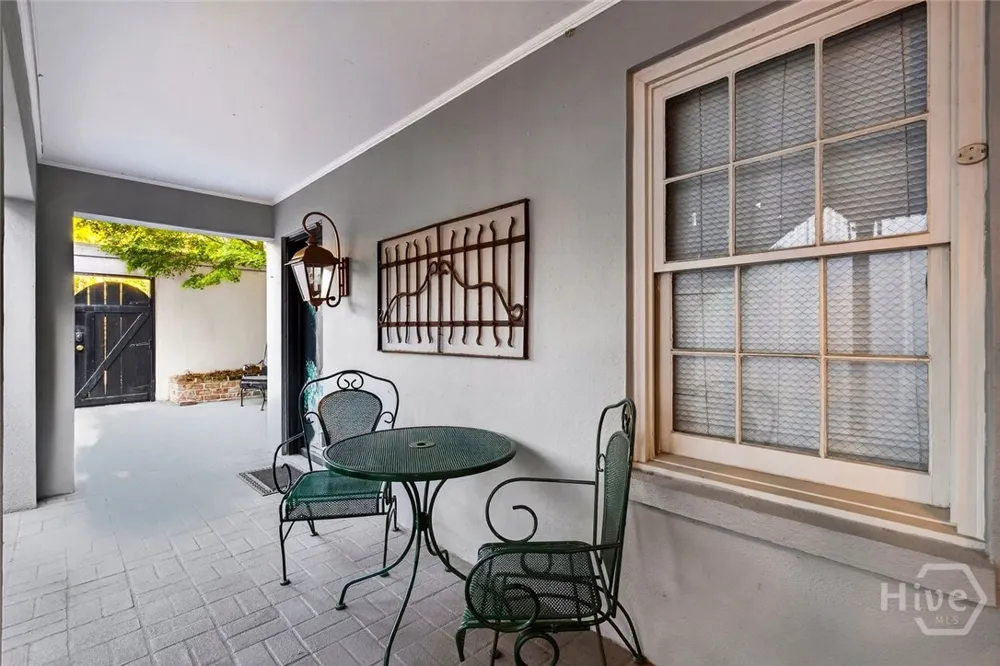 208 E Liberty Street Savannah, GA 31401