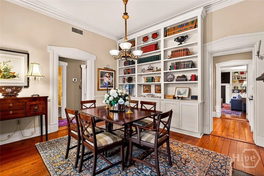 208 E Liberty Street Savannah, GA 31401