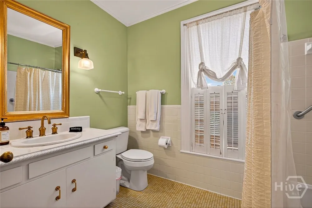 208 E Liberty Street Savannah, GA 31401