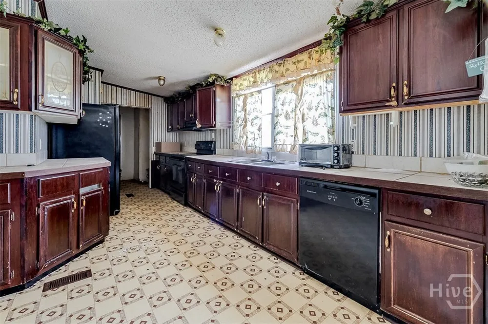 6477 Aruba Road Claxton, GA 30417