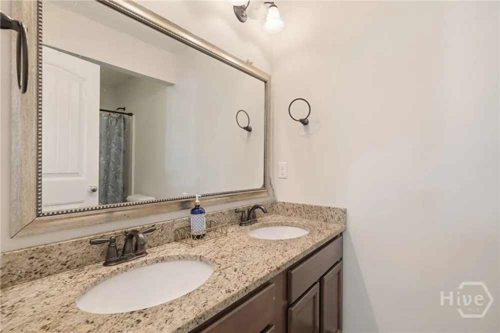 16 Telford Street Savannah, GA 31407