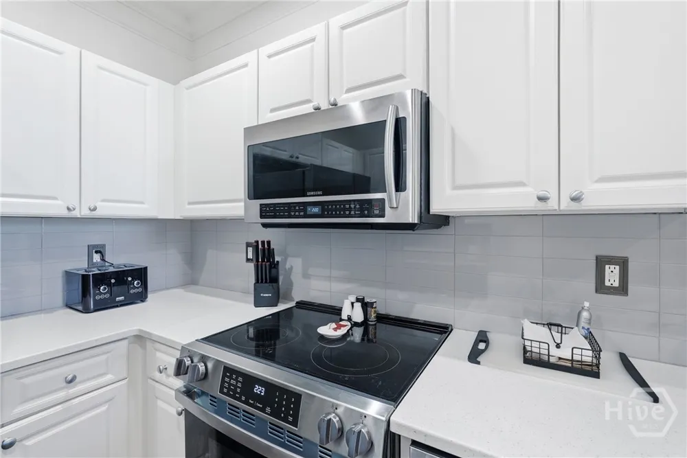 2837 Whitemarsh Way Savannah, GA 31410