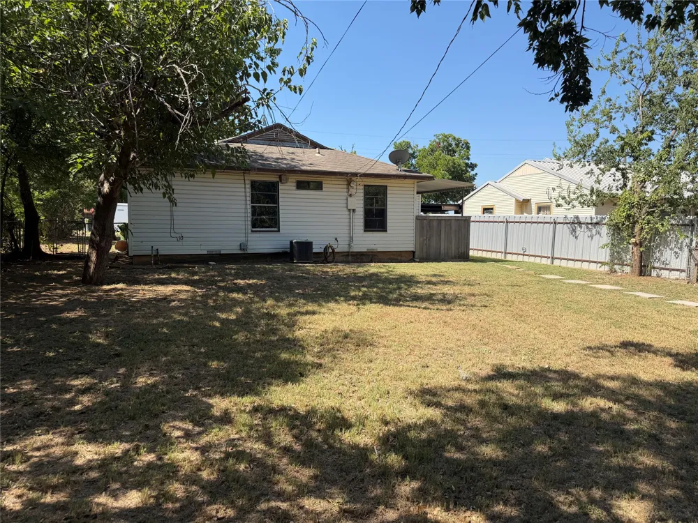 2111 SE 19th Street Mineral Wells, TX 76067