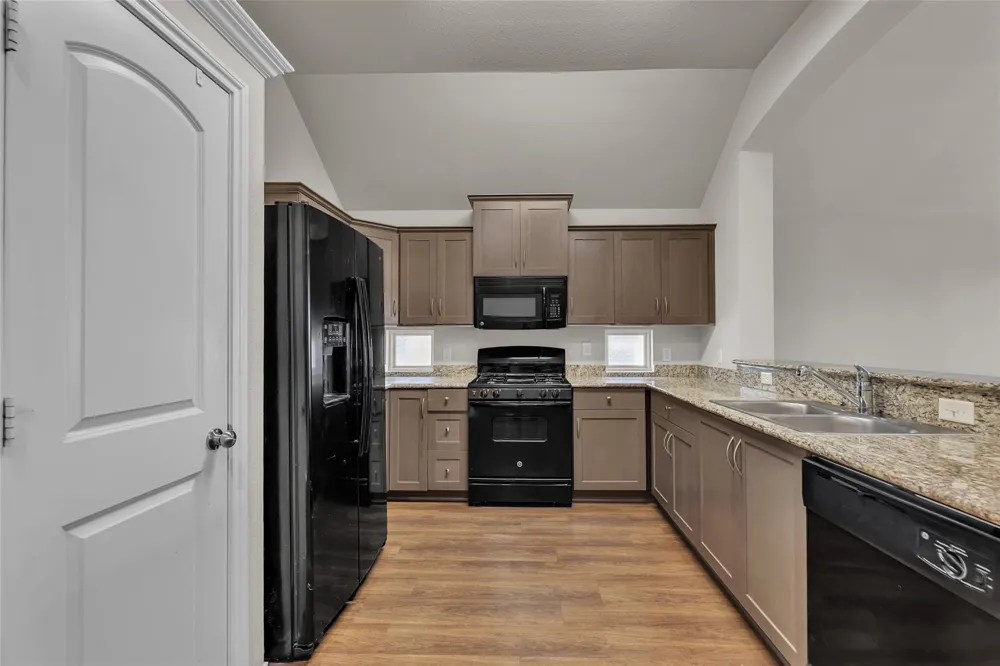 5245 Sagewood Drive College Station, TX 77845