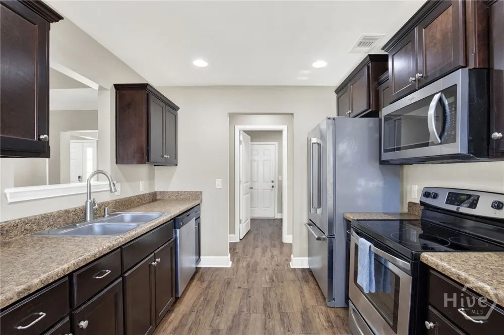 202 Beaubrook Boulevard Springfield, GA 31329