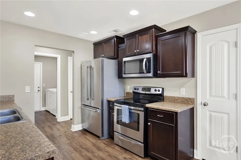202 Beaubrook Boulevard Springfield, GA 31329