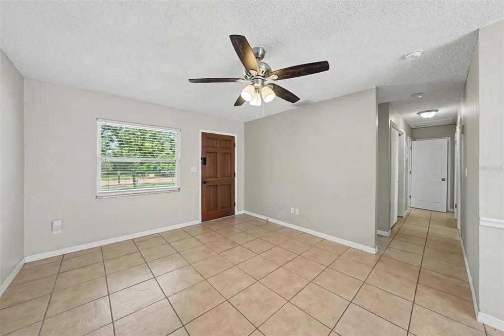10410 27TH STREET Tampa, FL 33612