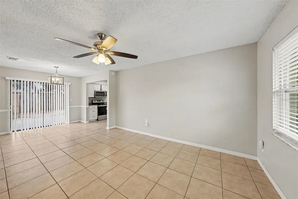10410 27TH STREET Tampa, FL 33612